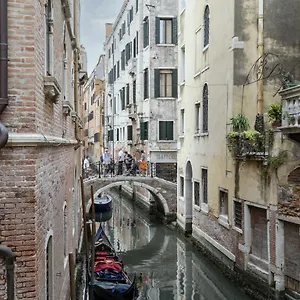 Gondola Luxury - Campo Santi Filippo E Giacomo By Wonderful Italy , Venise Italie